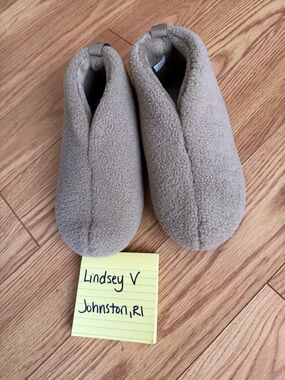 Bombas Beige Sherpa Slip-On Slippers